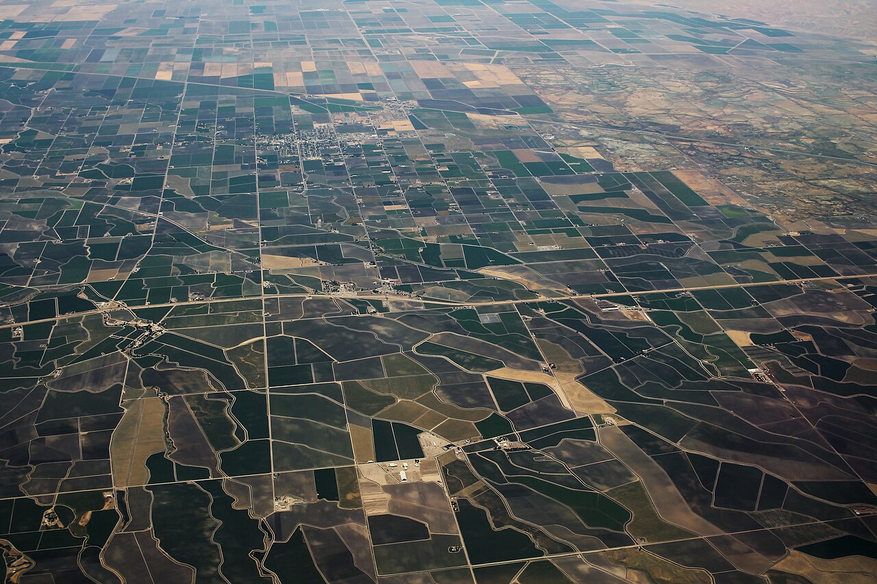 The Dos Palos area from the air — cover of WELCOME Dos Palos, the Dos Palos California city magazine